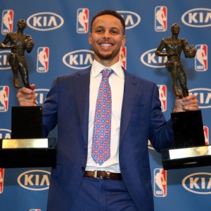 世界杯中国官方网站-阿里纳斯：全票MVP只因库里讨喜 詹姆斯即使40+20+20也不会全票